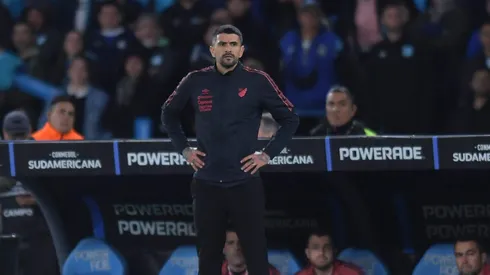 AVELLANEDA, ARGENTINA – SEPTEMBER 26: Lucho Gonzalez, Head Coach of Athletico Paranaense reacts during the Copa CONMEBOL Sudamericana 2024 Quarterfinal Second Leg match between Racing Club and Athletico Paranaense at Presidente Peron Stadium on September 26, 2024 in Avellaneda, Argentina. (Photo by Marcelo Endelli/Getty Images)
