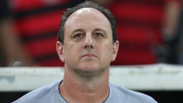 RIO DE JANEIRO, BRAZIL - JUNE 20: Coach Rogerio Ceni of Bahia looks on during the match between Flamengo and Bahia as part of Brasileirao 2024 at Maracana Stadium on June 20, 2024 in Rio de Janeiro, Brazil. (Photo by Wagner Meier/Getty Images)