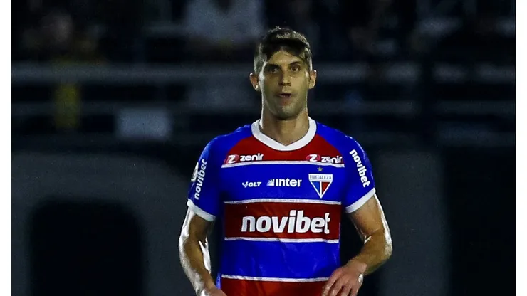 Kuscevic jogador do Fortaleza durante partida contra o Bragantino no estadio Nabi Abi Chedid pelo campeonato Brasileiro A 2024.