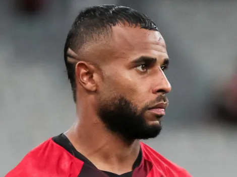 Athletico-PR recebe 'aviso' sobre Alex Santana antes do Brasileirão