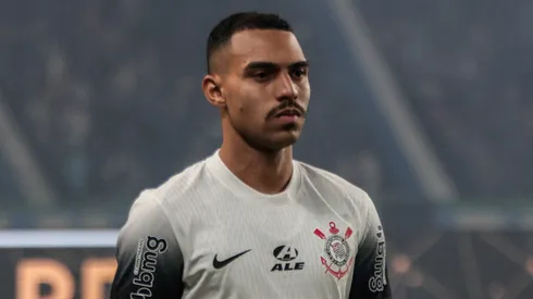 Matheuzinho jogador do Corinthians durante partida contra o Grêmio no estádio Couto Pereira pelo campeonato Copa Do Brasil 2024. Foto: Robson Mafra/AGIF