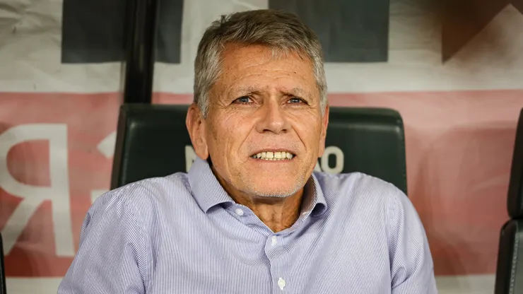 Paulo Autuori técnico do Cruzeiro durante partida contra o Vasco no estádio Mineirão pelo campeonato Brasileiro A 2023. Foto: Gilson Lobo/AGIF