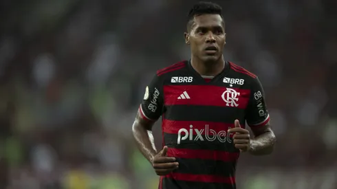 Alex Sandro, jogador do Flamengo, durante partida contra o Vasco, pelo Campeonato Brasileiro.