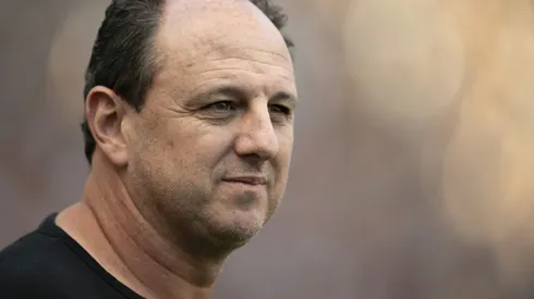 RJ – RIO DE JANEIRO – 04/08/2024 – BRASILEIRO A 2024, FLUMINENSE X BAHIA – Rogerio Ceni tecnico do Bahia durante partida contra o Fluminense no estadio Maracana pelo campeonato Brasileiro A 2024. Foto: Jorge Rodrigues/AGIF