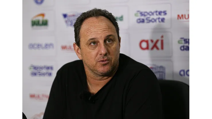 Foto: Tiago Caldas /EC Bahia - Rogério Ceni durante entrevista coletiva no Bahia.