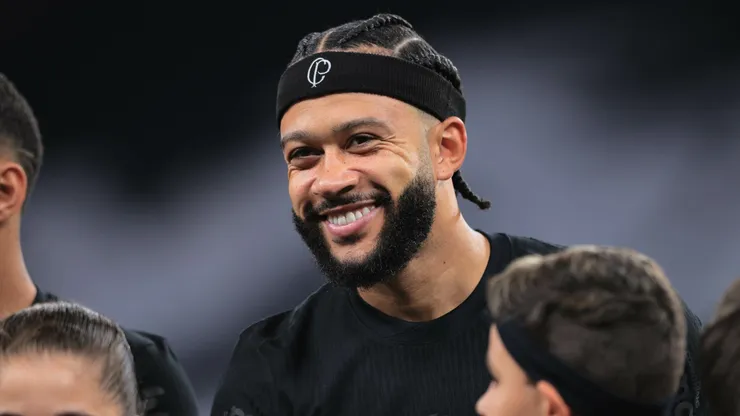 Memphis Depay jogador do Corinthians durante partida contra o Internacional no estádio Arena Corinthians pelo campeonato Brasileiro A 2024. Foto: Ettore Chiereguini/AGIF