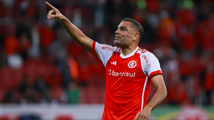 Gabriel Mercado jogador do Internacional comemora seu gol durante partida contra o Cuiabá no estádio Beira-Rio pelo campeonato Brasileiro A 2024.