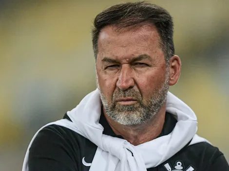 Meia, desejado por Augusto Melo para 2025, fica mais longe do Corinthians