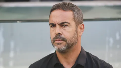 Artur Jorge, técnico do Botafogo, durante partida contra o Athletico-PR, pelo Campeonato Brasileiro.