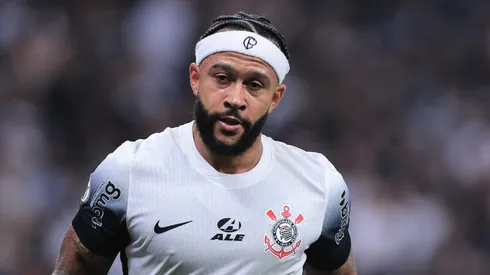 Depay gera polêmica no Corinthians.