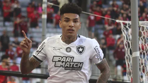 Igor Jesus 'causa' no Athletico-PR.