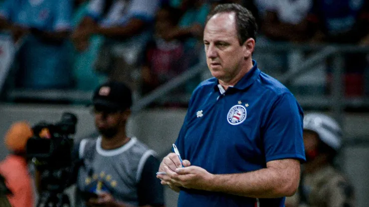 Rogerio Ceni tecnico do Bahia durante partida contra o Flamengo (Foto: Jhony Pinho/AGIF)