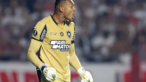 Foto: Vitor Silva/Botafogo – John durante confronto contra o São Paulo na Libertadores de 2024.