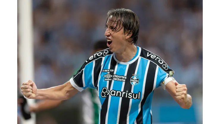 Geromel durante confronto contra o Juventude no Campeonato Gaúcho de 2024.