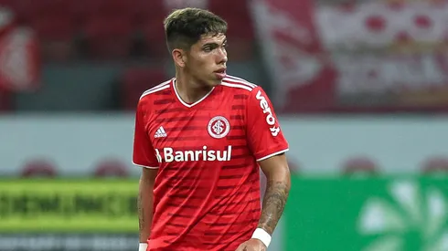 Carlos Palácios ex-jogador do Internacional durante partida contra o São José no estádio Beira-Rio pelo campeonato Gaúcho 2021. Foto: Fernando Alves/AGIF