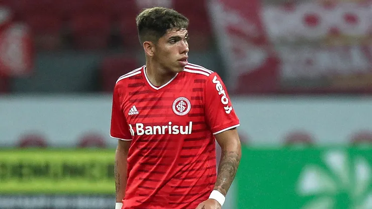 Carlos Palácios ex-jogador do Internacional durante partida contra o São José no estádio Beira-Rio pelo campeonato Gaúcho 2021. Foto: Fernando Alves/AGIF