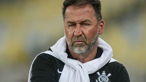 Augusto Melo durante a partida contra o Flamengo na Copa do Brasil 2024.