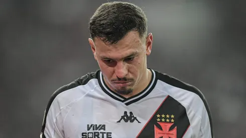 Hugo Moura jogador do Vasco durante partida contra o Flamengo no estadio Maracana pelo campeonato Brasileiro A 2024.
