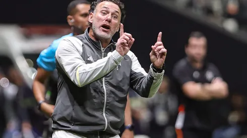 MG – BELO HORIZONTE – 07/08/2024 – COPA DO BRASIL 2024, ATLETICO-MG X CRB – Gabriel Milito tecnico do Atletico-MG durante partida contra o CRB no estadio Arena MRV pelo campeonato Copa Do Brasil 2024. Foto: Gilson Lobo/AGIF