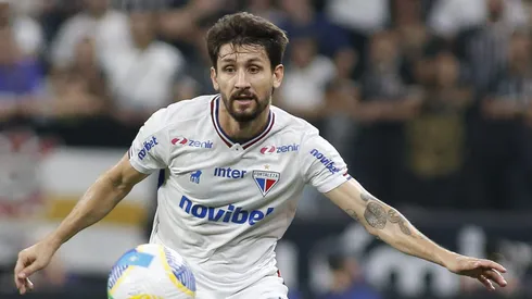SAO PAULO, BRAZIL – MAY 04: Pedro Augusto of Fortaleza goes for the ball during a match between Corinthians and Fortaleza as part of Brasileirao Series A 2024 at Neo Quimica Arena on May 04, 2024 in Sao Paulo, Brazil. (Photo by Miguel Schincariol/Getty Images)