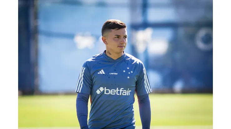Alvaro Barreal jogador do Cruzeiro durante treino no Centro de Treinamento CT Toca II.