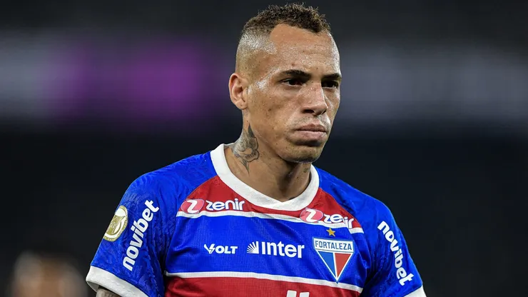 Breno Lopes jogador do Fortaleza durante partida contra o Botafogo no estadio Engenhao pelo campeonato Brasileiro A 2024. Atacante vai ficar no Leão