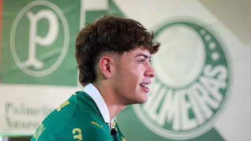 Apresentação do lateral-direito Agustín Giay, na Academia de Futebol do Palmeiras, em São Paulo-SP.