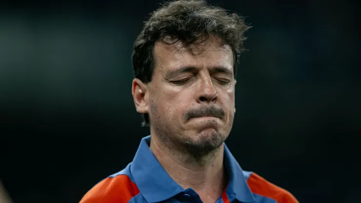 Fernando Diniz, técnico do Cruzeiro, durante partida contra o Libertad, pela Copa Sul-Americana 2024.