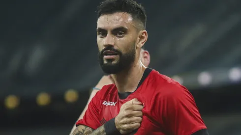 Mastriani jogador do Athletico-PR comemora seu gol durante partida contra o PSTC no estadio Arena da Baixada pelo campeonato Paranaense 2024.