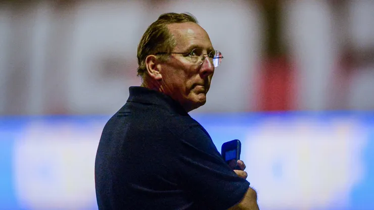 John Textor dono da SAF do Botafogo antes da partida contra o Vitoria no estádio Barradão pelo campeonato Brasileiro A 2024. Foto: Jhony Pinho/AGIF