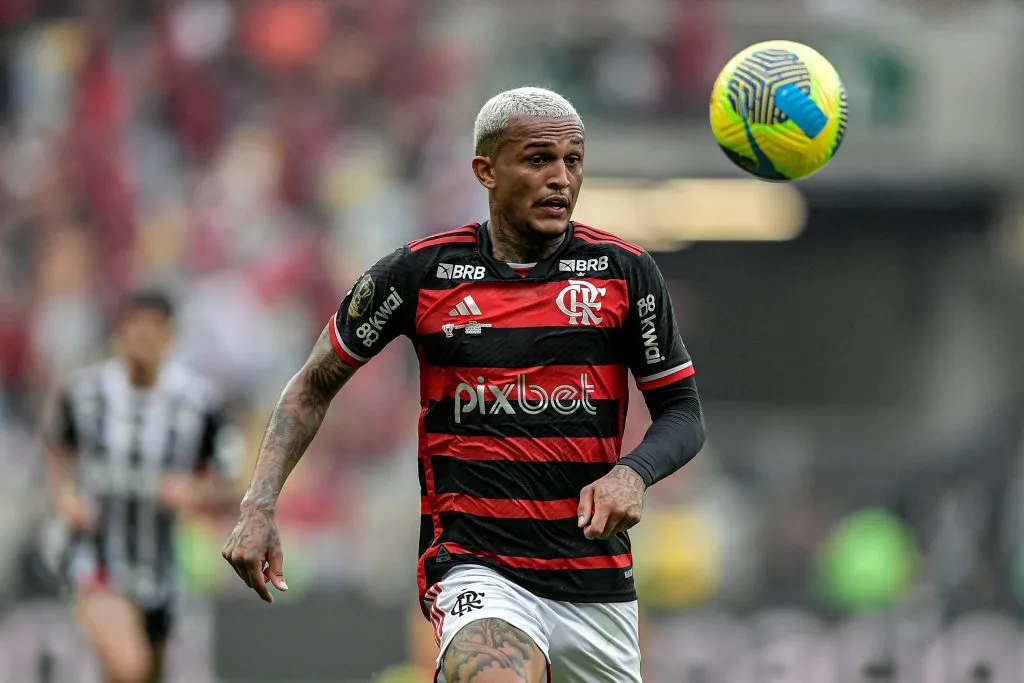 Wesley, jogador do Flamengo, durante partida contra o Atletico-MG (Foto: Thiago Ribeiro/AGIF)