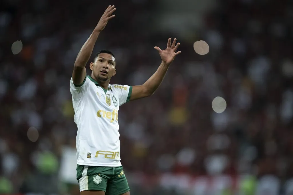 Rony, jogador do Palmeiras, durante partida contra o Flamengo (Foto: Jorge Rodrigues/AGIF)