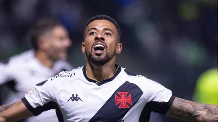 Paulinho, jogador do Vasco