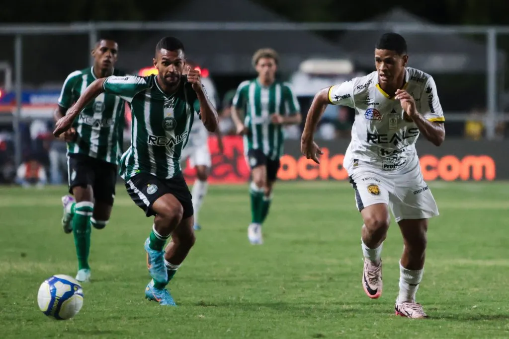 Cauan Barros jogador do Amazonas durante partida contra o Coritiba no estadio Carlos Zamith pelo campeonato Brasileiro B 2024. Foto: Antonio Pereira/AGIF