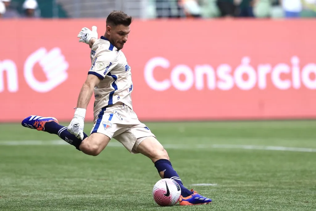 João Ricardo durante partida contra o Palmeiras no Campeonato Brasileiro A 2024. Foto: Marcello Zambrana/AGIF