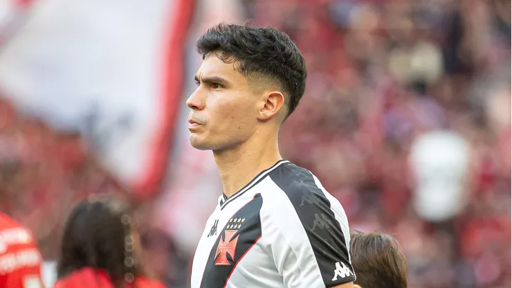 Pablo Galdames jogando pelo Vasco em 2024