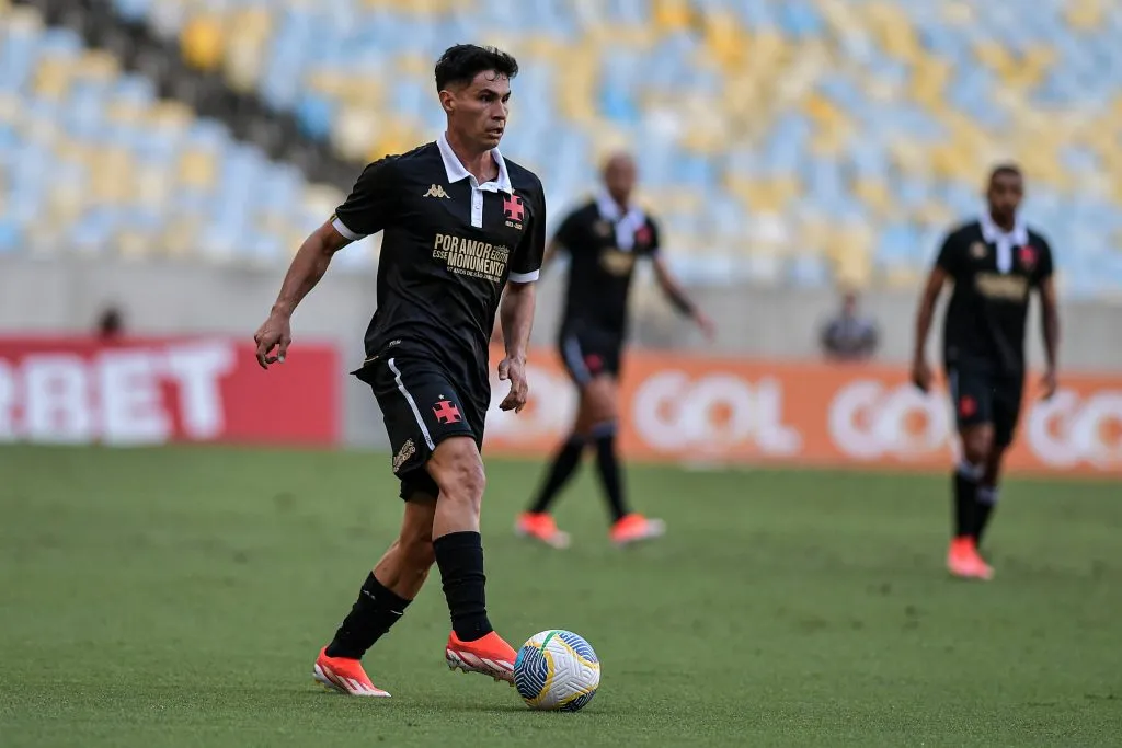 Galdames jogador do Vasco durante partida contra o Fluminense no Maracanã pelo campeonato Brasileiro A 2024. Foto: Thiago Ribeiro/AGIF