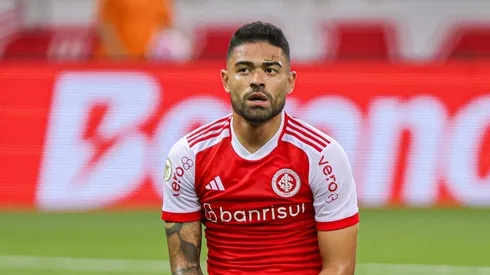 Bruno Tabata jogador do Internacional lamenta durante partida contra o Flamengo no estadio Beira-Rio pelo campeonato Brasileiro A 2024.