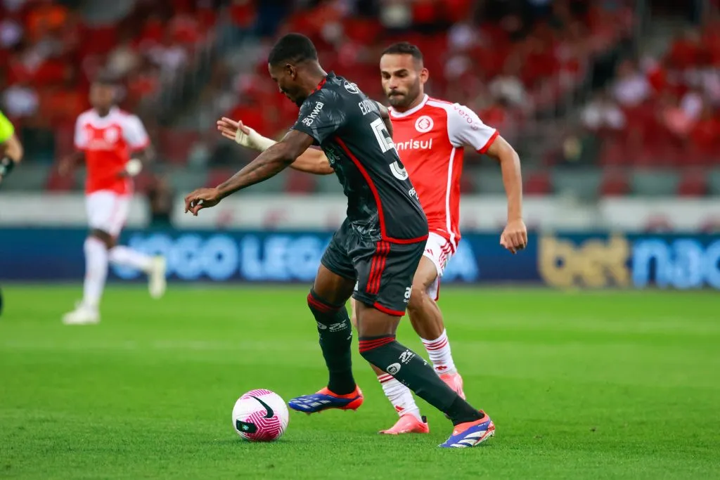 RS – PORTO ALEGRE – 30/10/2024 – BRASILEIRO A 2024, INTERNACIONAL X FLAMENGO – Evertton jogador do Flamengo durante partida contra o Internacional no estadio Beira-Rio pelo campeonato Brasileiro A 2024. Foto: Luiz Erbes/AGIF