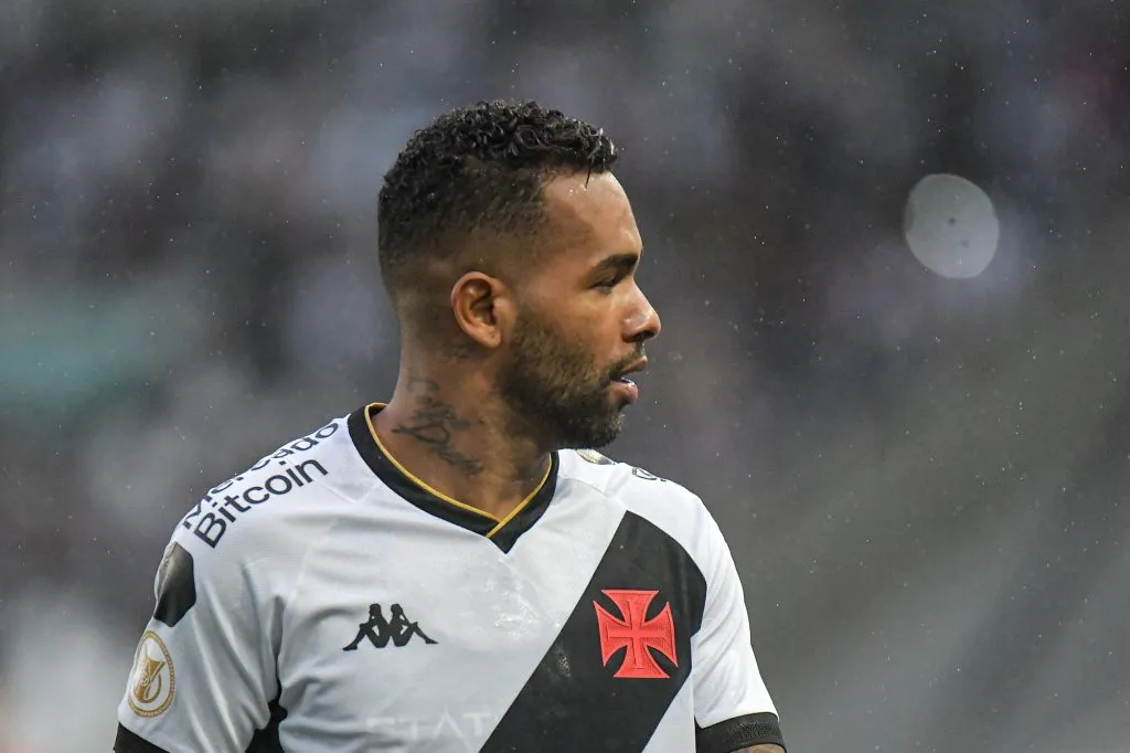 Alex Teixeira jogador do Vasco durante partida contra o Botafogo no estadio Engenhao pelo campeonato Brasileiro A 2023. Foto: Thiago Ribeiro/AGIF