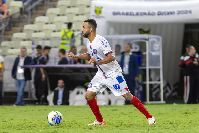 Caio Alexandre jogador do Bahia durante partida contra o Fortaleza na Arena Castelão pelo campeonato Brasileiro A 2024. Foto: Baggio Rodrigues/AGIF