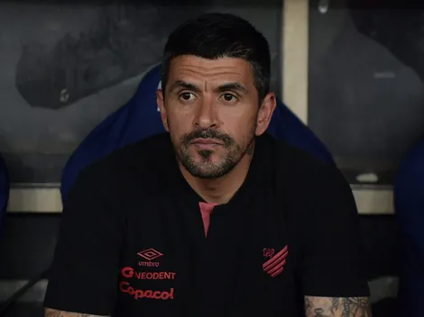 Athletico negocia com 'lateral driblador', destaque da Série B