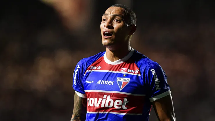 Titi, jogador do Fortaleza, durante partida contra o Vasco, pelo Brasileirão Betano.