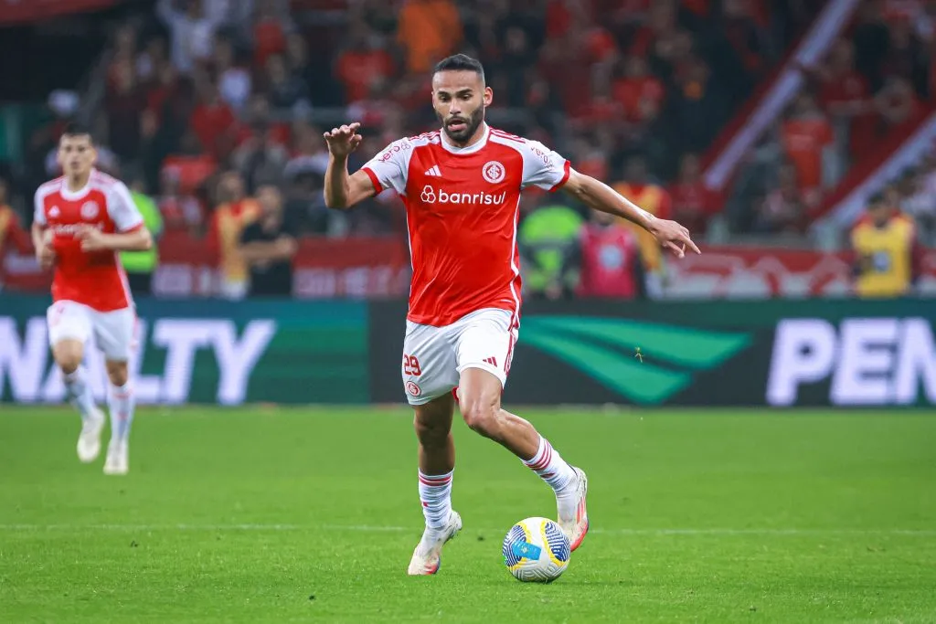 Thiago Maia, jogador do Internacional, volta ao time após ser ausência na última rodada. Foto: Maxi Franzoi/AGIF