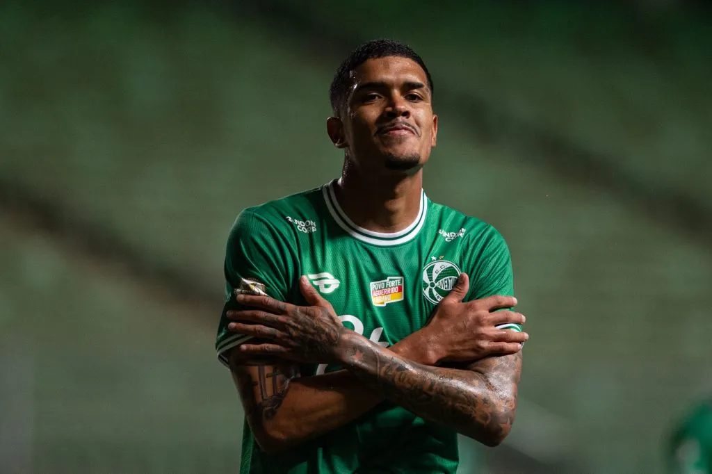 Lucas Barbosa interessa ao Cruzeiro – Foto: Alessandra Torres/AGIF.