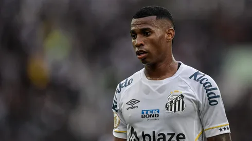 Jean Lucas jogador do Santos durante partida contra o Botafogo no estadio Engenhao pelo campeonato Brasileiro A 2023.