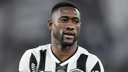 Bastos preocupa no Botafogo.