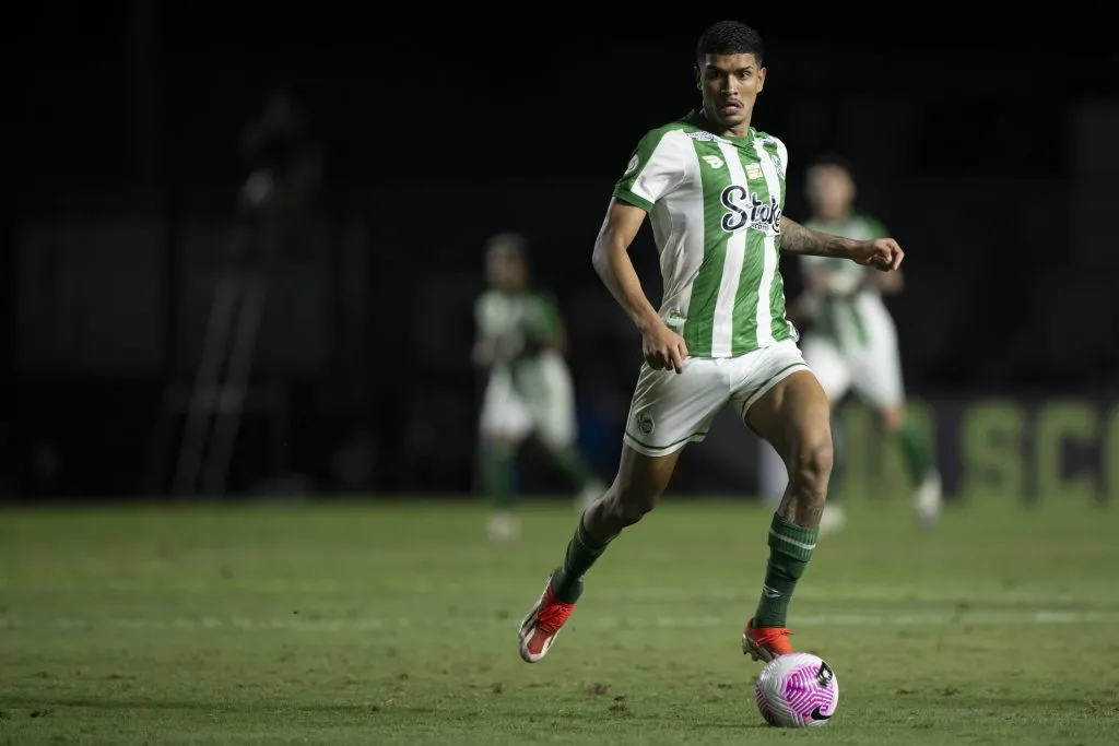 Lucas Barbosa jogador do Juventude durante partida contra o Vasco em São Januário pelo campeonato Brasileiro A 2024. Foto: Jorge Rodrigues/AGIF