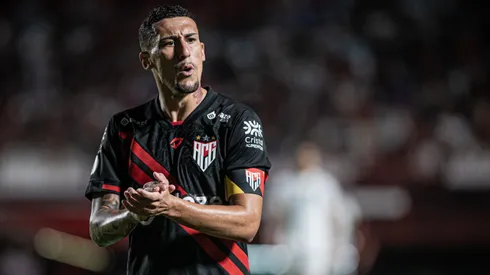 Gabriel Baralhas, jogador do Atletico-GO, emprestado pelo Internacional, durante partida contra o Cuiaba, pelo Brasileirão Betano.