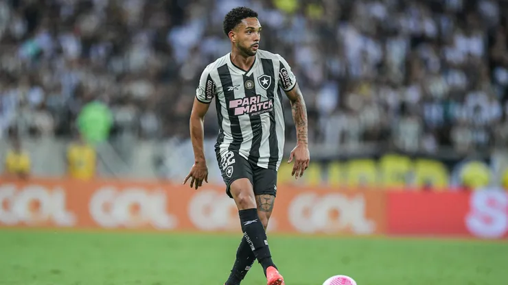 Vitinho jogador do Botafogo durante partida contra o Criciuma no estadio Maracana pelo campeonato Brasileiro A 2024.